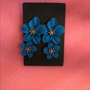 NWOT Blue Floral Earrings